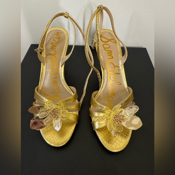 NEW IN BOX Sam Edelman Gold Heels with Floral Accent Size 6.5 Delicate - Picture 2 of 13